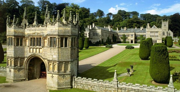 Holidays near Lanhydrock Cornwall 