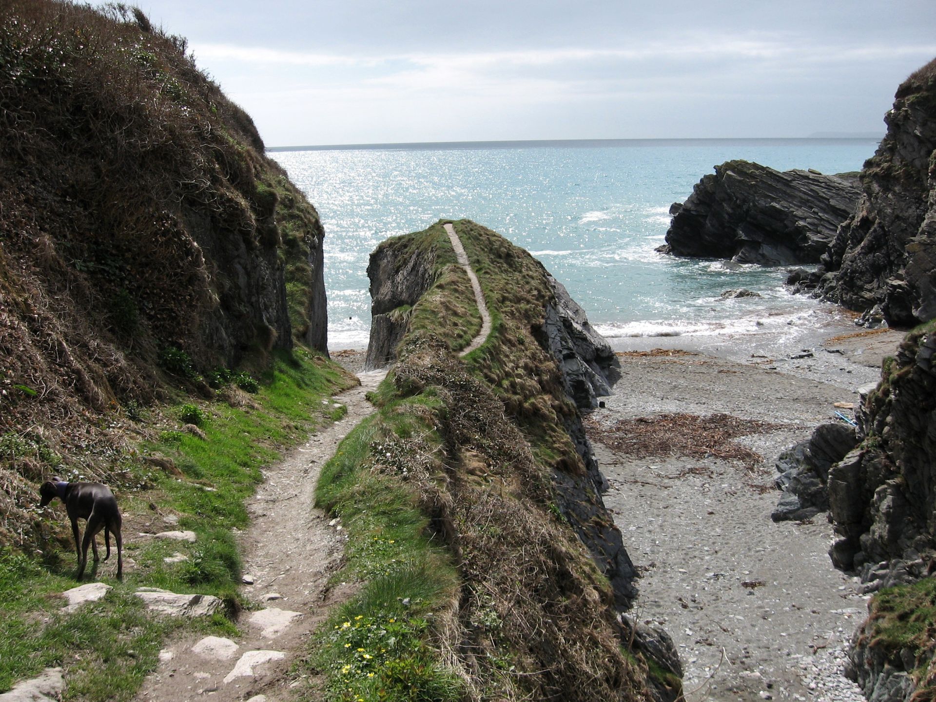 Wild Swimming In Cornwall / 10 Amazing Spots + Map & Details